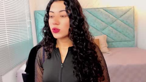 Lucy Greys online show from March 2026 02:42:02 PM