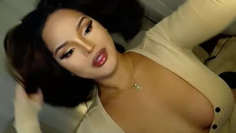 Snapshot of lucy_heartfiliaxxx chatting on January 2025 02:14:01 AM MONA online show from January 2025 02:14:01 AM