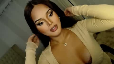 Snapshot of lucy_heartfiliaxxx chatting on March 2025 09:25:02 PM MONA online show from March 2025 09:25:02 PM