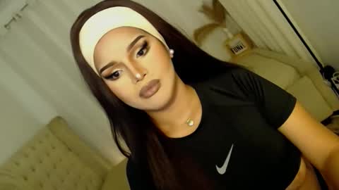 Snapshot of lucy_heartfiliaxxx chatting on November 2025 05:45:01 PM MONA online show from November 2025 05:45:01 PM