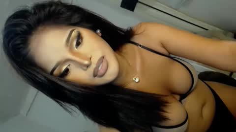 Snapshot of lucy_heartfiliaxxx chatting on February 2026 09:26:01 AM MONA online show from February 2026 09:26:01 AM