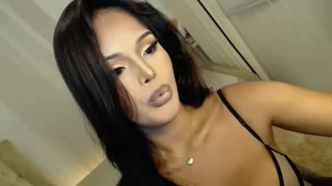 Snapshot of lucy_heartfiliaxxx chatting on February 2026 02:50:02 PM MONA online show from February 2026 02:50:02 PM