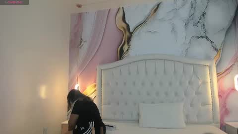 Snapshot of lucy_milf_474 chatting on July 2026 12:00:02 PM Lucy online show from July 2026 12:00:02 PM