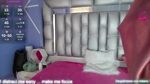 Snapshot of lucy_ny chatting on October 2025 02:03:02 PM SleepyAbuela online show from October 2025 02:03:02 PM