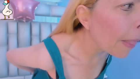 Snapshot of lucy_ny chatting on November 2025 02:28:01 PM SleepyAbuela online show from November 2025 02:28:01 PM