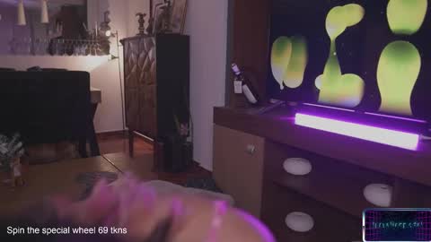 Snapshot of lucyallenx chatting on December 2024 01:04:02 AM Lucy Alien online show from December 2024 01:04:02 AM