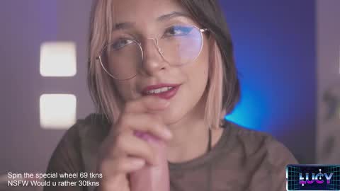 Snapshot of lucyallenx chatting on March 2025 11:47:02 PM Lucy Alien online show from March 2025 11:47:02 PM