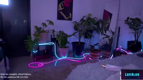 Snapshot of lucyallenx chatting on November 2025 04:30:01 PM Lucy Alien online show from November 2025 04:30:01 PM