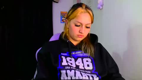 Snapshot of lucycherry__ chatting on December 2024 06:05:02 AM LUCIA online show from December 2024 06:05:02 AM