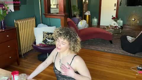 lucydreamsbaby online show from February 2025 06:08:02 PM
