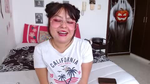 Lucya Fernanda  online show from October 2025 05:14:02 PM