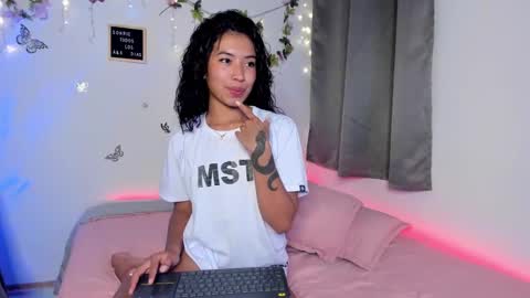 Snapshot of lucygarciia chatting on January 2025 11:50:01 PM Lucy online show from January 2025 11:50:01 PM