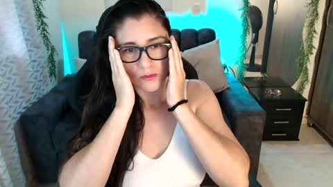 Snapshot of lucyli_ chatting on July 2026 02:19:01 PM LUCY online show from July 2026 02:19:01 PM