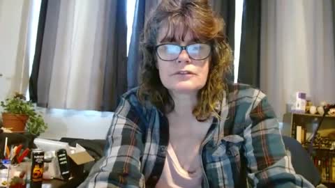 lucylling online show from February 2025 01:39:02 PM