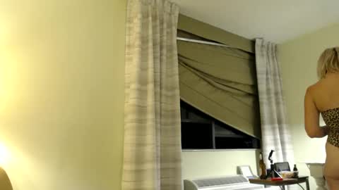 Lucy Loves Lookers online show from December 2024 12:05:01 PM