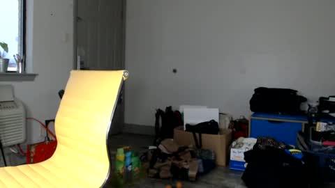 Lucy Loves Lookers online show from January 2025 01:25:02 PM