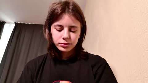 Snapshot of lucyrait chatting on February 2025 09:10:01 AM Lucy online show from February 2025 09:10:01 AM