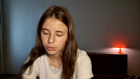 Snapshot of lucyrait chatting on July 2026 04:43:02 PM Lucy online show from July 2026 04:43:02 PM