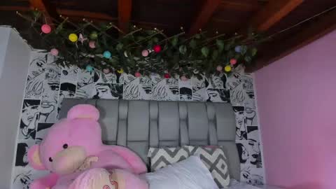 Snapshot of lucyrosse_ chatting on May 2026 02:45:01 PM Lucy online show from May 2026 02:45:01 PM