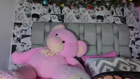 Snapshot of lucyrosse_ chatting on May 2026 11:27:02 AM Lucy online show from May 2026 11:27:02 AM