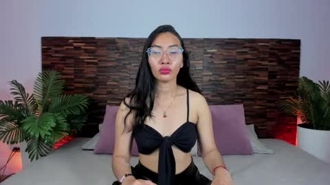 Lucy Liiu online show from March 2026 08:32:01 PM