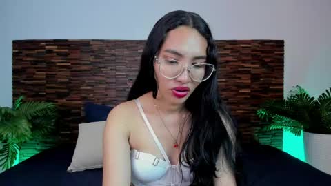 Lucy Liiu online show from April 2026 11:29:02 PM