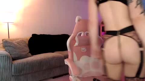 Snapshot of lucyyluvss chatting on December 2024 12:17:01 AM Lucy online show from December 2024 12:17:01 AM