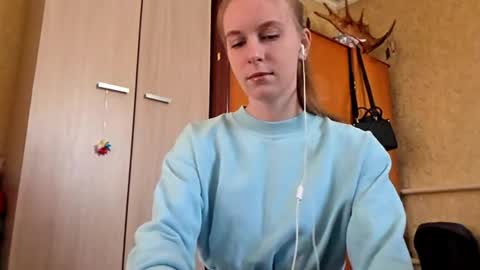 Sofia online show from April 2026 06:03:02 AM