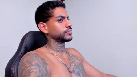 Luigi Vitale online show from November 2025 02:01:02 AM