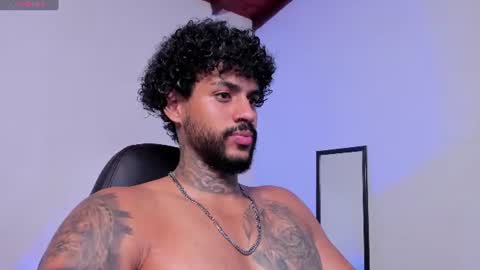Snapshot of luigi1_ chatting on July 2026 02:04:02 AM Luigi Vitale online show from July 2026 02:04:02 AM