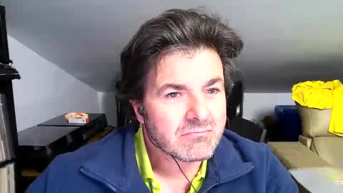 LUIGIJOHN online show from April 2026 03:49:02 AM