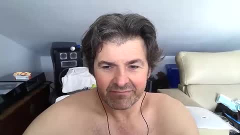 LUIGIJOHN online show from April 2026 10:53:01 AM