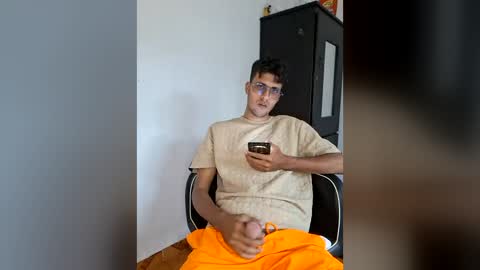 Snapshot of luis2000588392 chatting on June 2026 09:29:01 PM luis2000588392 online show from June 2026 09:29:01 PM