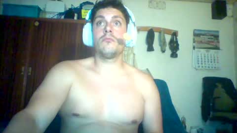 Snapshot of luis2423 chatting on July 2026 06:17:02 PM A slave to the mistress.. un esclavo para las amas dominantes. online show from July 2026 06:17:02 PM