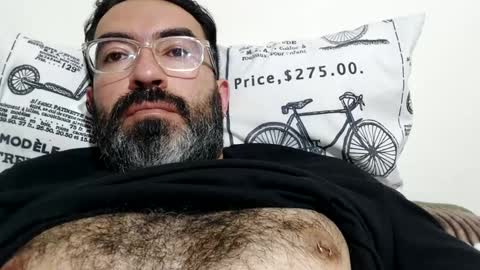 Snapshot of luis2988z chatting on December 2024 03:50:02 AM Hairyman online show from December 2024 03:50:02 AM