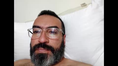 Snapshot of luis2988z chatting on January 2025 05:11:02 AM Hairyman online show from January 2025 05:11:02 AM