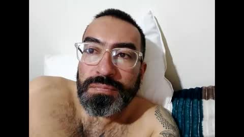 Snapshot of luis2988z chatting on February 2025 05:16:01 AM Hairyman online show from February 2025 05:16:01 AM