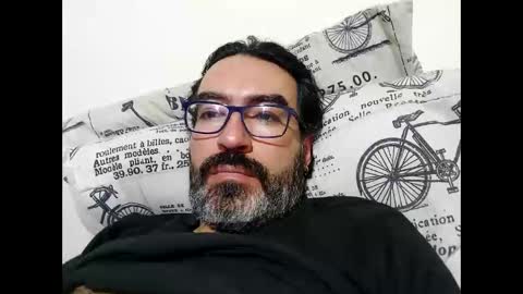 Snapshot of luis2988z chatting on November 2025 02:57:02 AM Hairyman online show from November 2025 02:57:02 AM