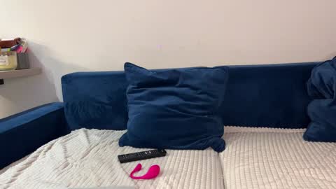 Snapshot of luis7777hui chatting on December 2025 09:24:02 PM Luis and Alina online show from December 2025 09:24:02 PM