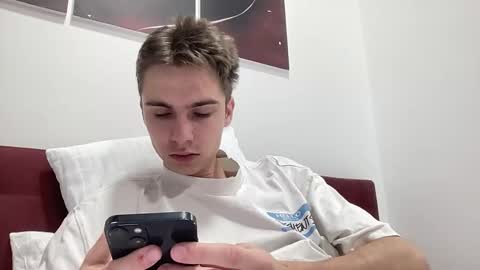 Snapshot of luis_7777 chatting on October 2025 01:11:01 PM Luis online show from October 2025 01:11:01 PM