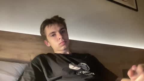 Snapshot of luis_7777 chatting on November 2025 04:38:02 PM Luis online show from November 2025 04:38:02 PM