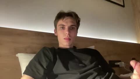 Snapshot of luis_7777 chatting on November 2025 08:49:01 PM Luis online show from November 2025 08:49:01 PM