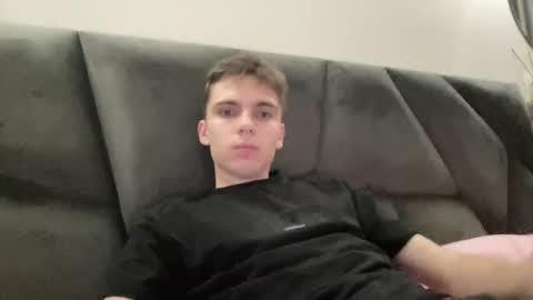 Snapshot of luis_7777 chatting on December 2025 09:54:02 PM Luis online show from December 2025 09:54:02 PM