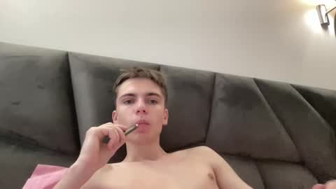 Snapshot of luis_7777 chatting on December 2025 10:02:01 AM Luis online show from December 2025 10:02:01 AM