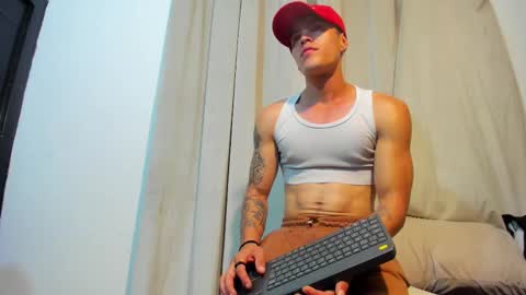 Snapshot of luis_as chatting on February 2025 02:47:02 AM Luis AS online show from February 2025 02:47:02 AM