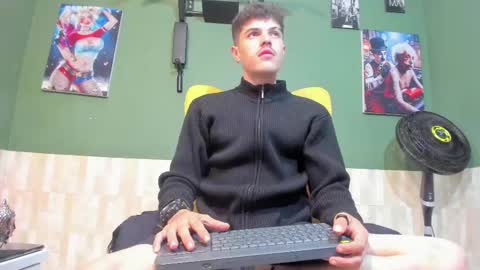 Snapshot of luis_as chatting on March 2025 11:03:01 AM Luis AS online show from March 2025 11:03:01 AM