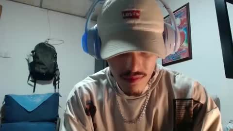 Snapshot of luis_as chatting on November 2025 11:26:01 PM Luis AS online show from November 2025 11:26:01 PM