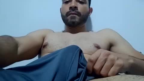 Snapshot of luis_hunk chatting on February 2026 05:58:02 AM Andrew online show from February 2026 05:58:02 AM