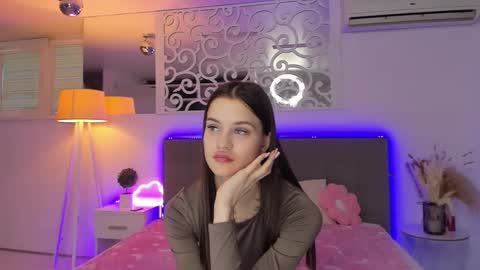 LuisaClover online show from January 2026 02:01:02 PM