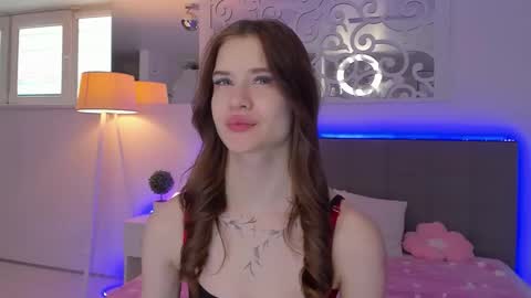 LuisaClover online show from April 2026 12:06:01 PM